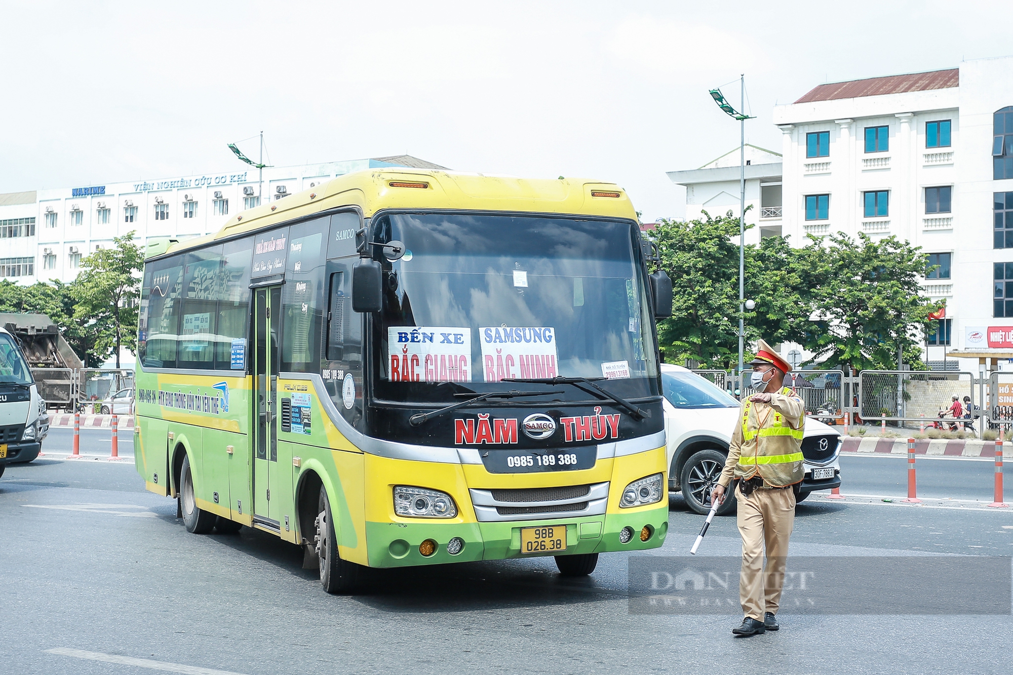 Chạy xe khách rùa bò bị CSGT xử phạt, tài xế nói vì miếng cơm manh áo- Ảnh 8.