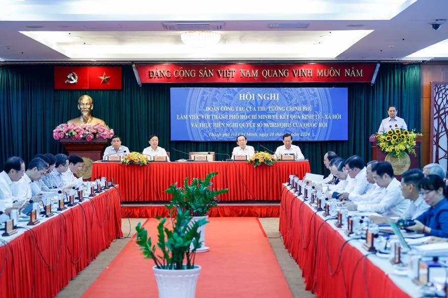 Thủ tướng Phạm Minh Chính: Triển khai Nghị quyết 98, chỉ bàn làm, không bàn lùi - Ảnh 1.