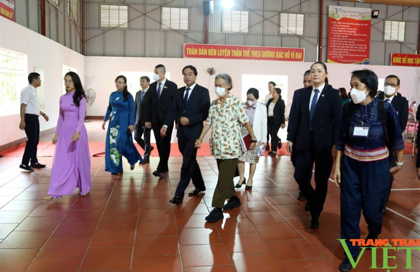 Công chúa Thái Lan Maha Chakri Sirindhorn thăm Trường Tiểu học Nam Cường, thành phố Lào Cai - Ảnh 6.