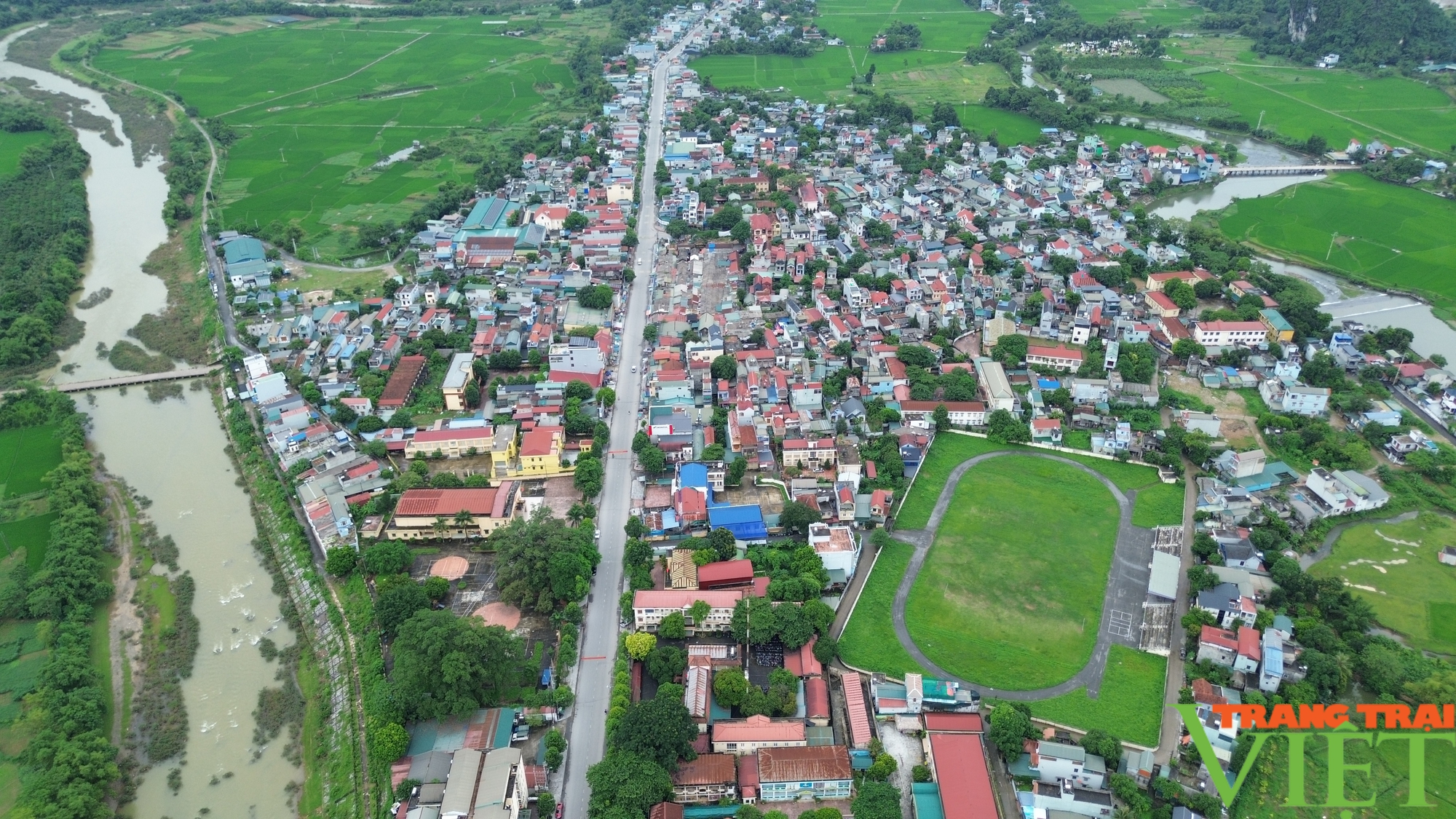 Huyện Kim Bôi phấn đấu có thêm 2 xã đạt chuẩn nông thôn mới- Ảnh 1.