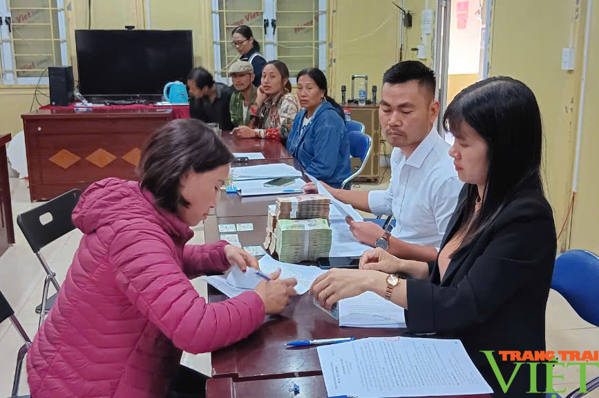 Sa Pa: Giải ngân Quỹ Hỗ trợ nông dân cho nông dân vay vốn phát triển sản xuất - Ảnh 2.