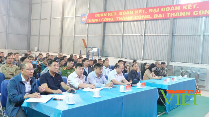 Dòng họ Sùng ở Sìn Hồ, Lai Châu ký cam kết xóa bỏ hủ tục - Ảnh 1.