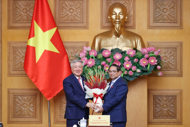 Thủ tướng giao nhiệm vụ với 3 tân Phó Thủ tướng và 2 Bộ trưởng - Ảnh 1.
