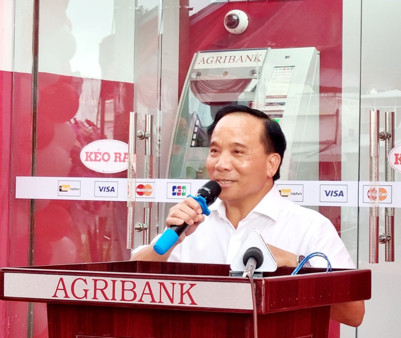 Agribank CN tỉnh Sóc Trăng khai trương máy gửi rút tiền tự động AutoBank CDM thứ 6 tại huyện Mỹ Tú- Ảnh 2.