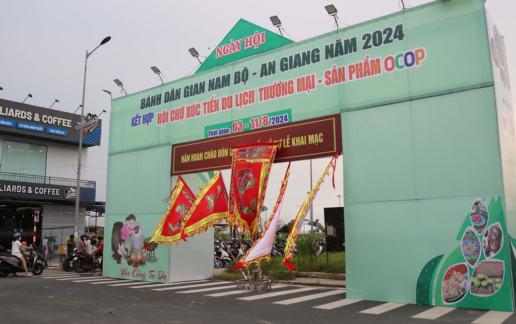 Ngày hội Bánh dân gian Nam Bộ - An Giang năm 2024- Ảnh 1.