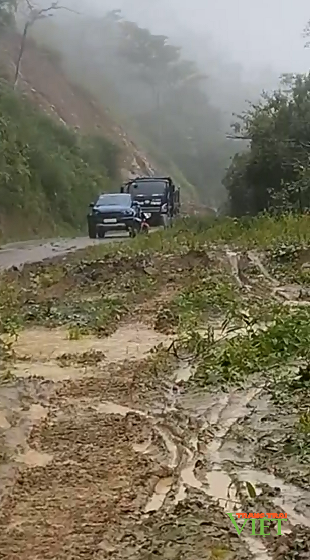 Tam Đường tăng cường các biện pháp ứng phó với mưa lũ, sạt lở- Ảnh 3. Tam Đường tăng cường các biện pháp ứng phó với mưa lũ, sạt lở- Ảnh 3.