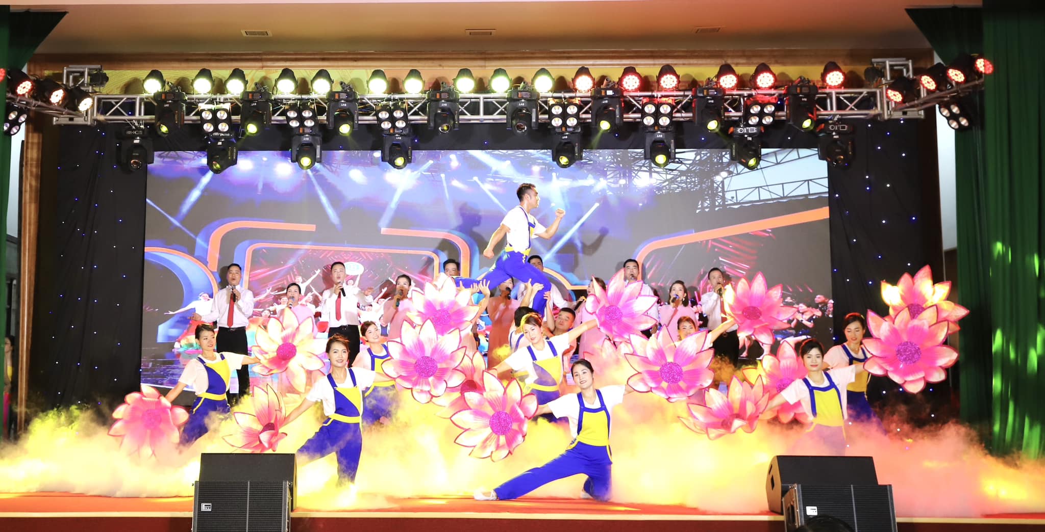 "Show diễn" đặc biệt của công nhân, người lao động ngành hóa chất ở Supe Lâm Thao - Ảnh 4.