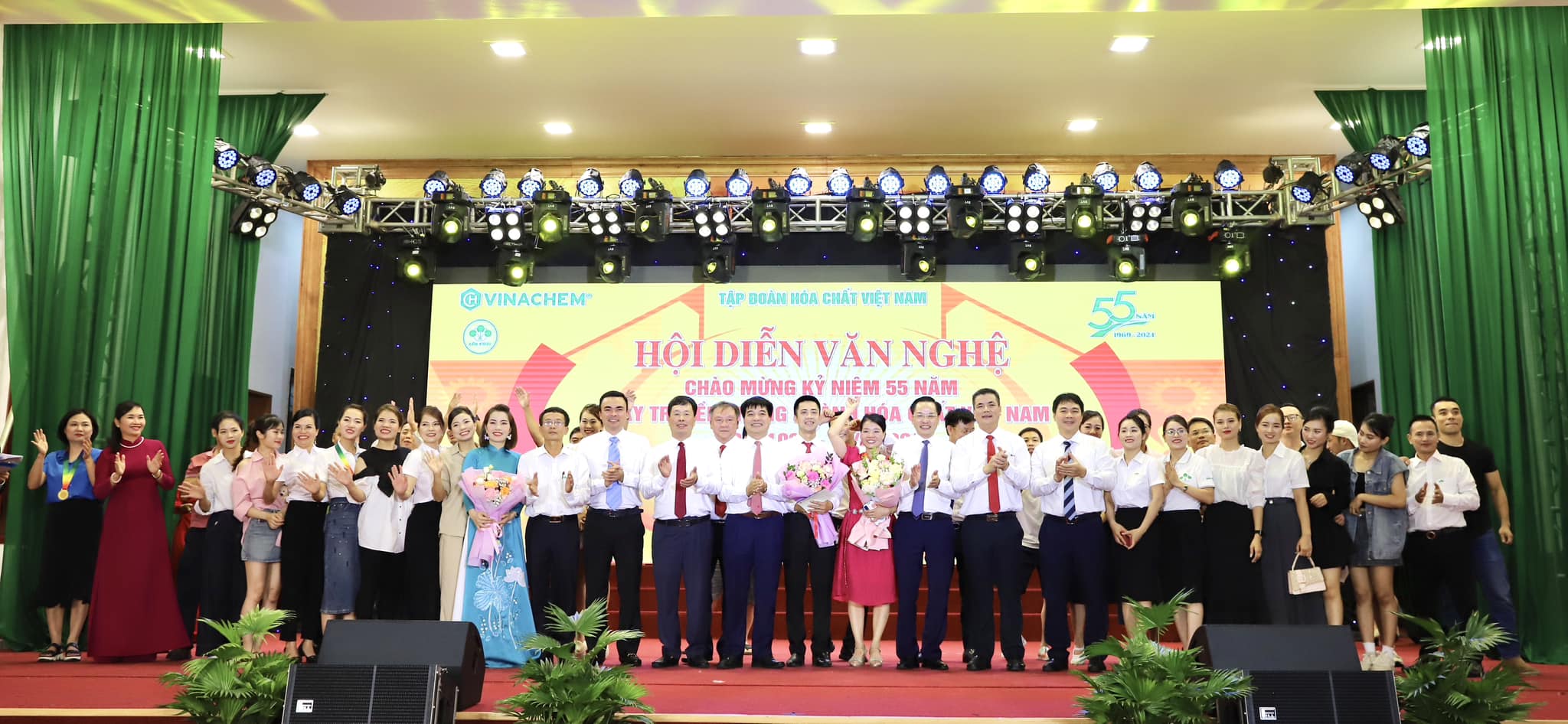 "Show diễn" đặc biệt của công nhân, người lao động ngành hóa chất ở Supe Lâm Thao - Ảnh 2.