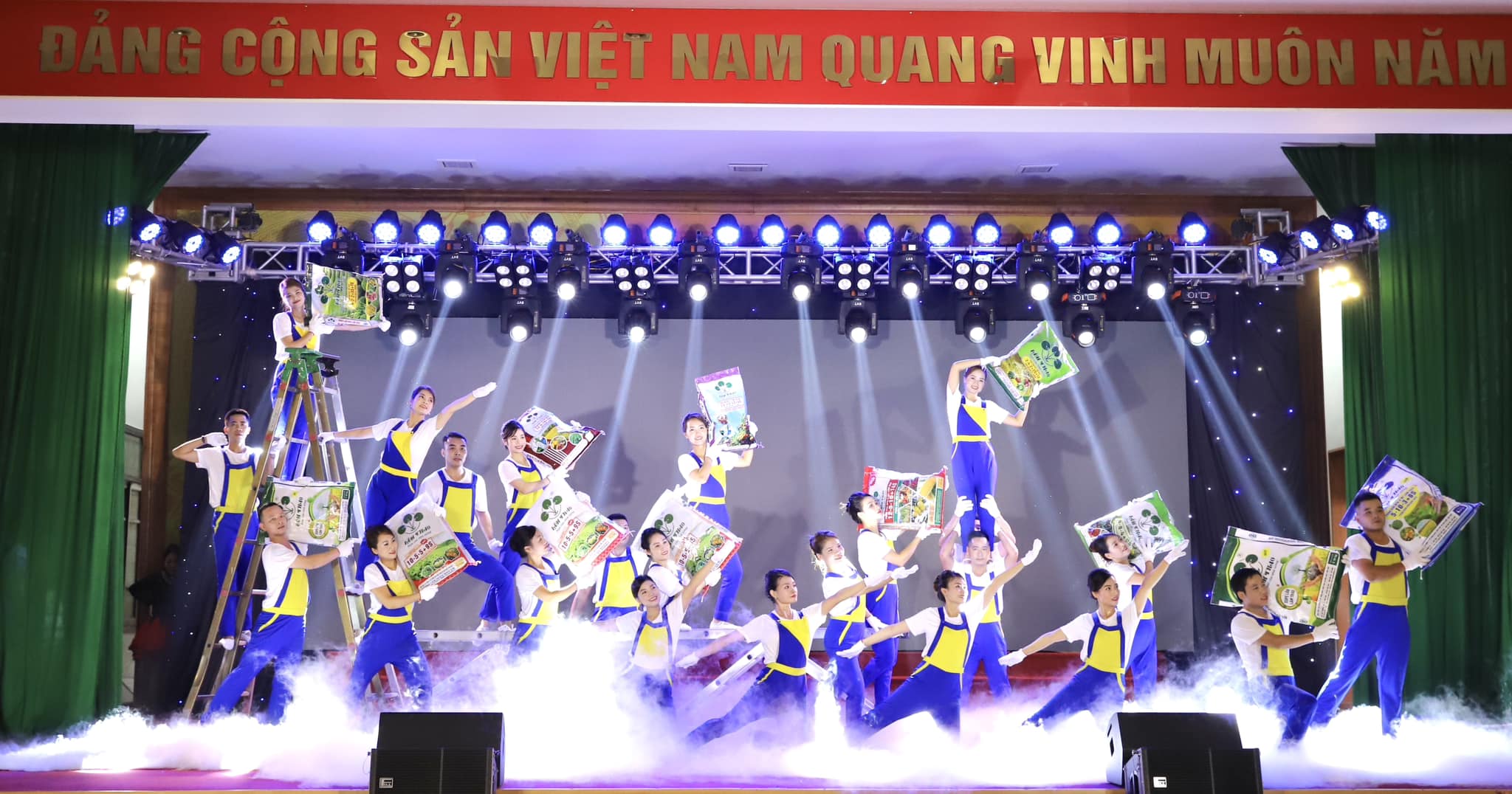 "Show diễn" đặc biệt của công nhân, người lao động ngành hóa chất ở Supe Lâm Thao - Ảnh 5.