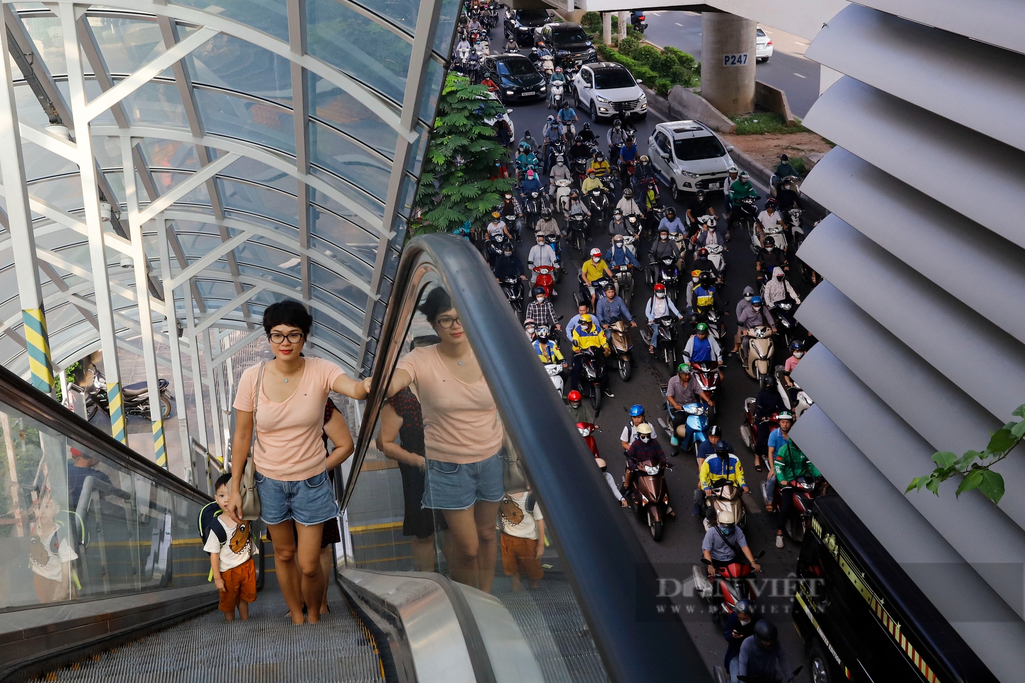 Người dân xếp hàng từ 6h sáng trong ngày đầu trải nghiệm Metro Nhổn-Ga Hà Nội - Ảnh 13.