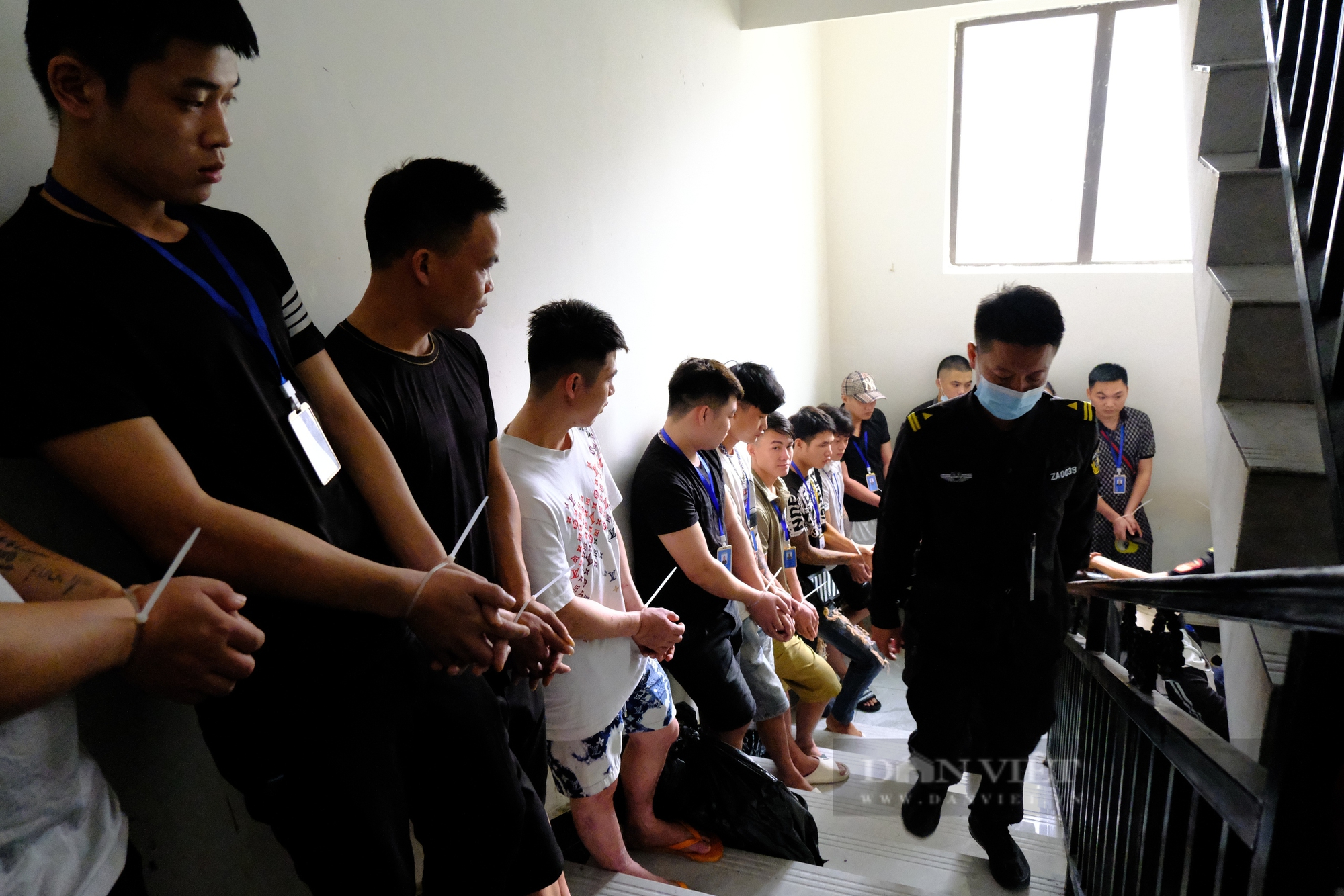 Kịch tính 4 giờ đột kích phá án tại sào huyệt trong đặc khu Tam Giác Vàng, bắt giữ 155 đối tượng- Ảnh 6.