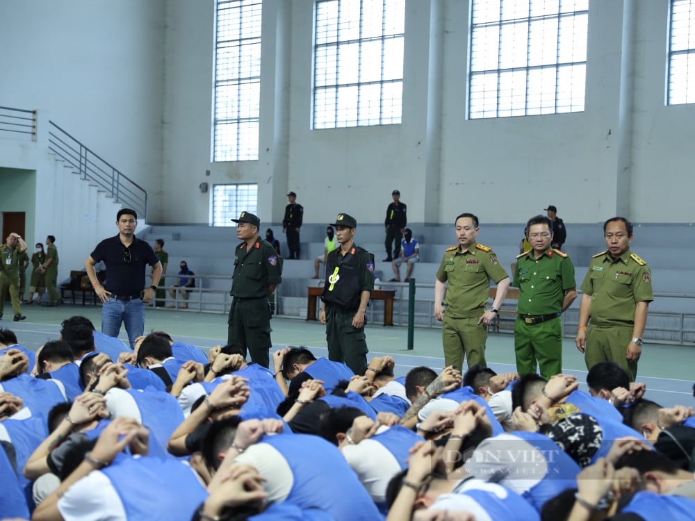 Kịch tính 4 giờ đột kích phá án tại sào huyệt trong đặc khu Tam Giác Vàng, bắt giữ 155 đối tượng- Ảnh 8.