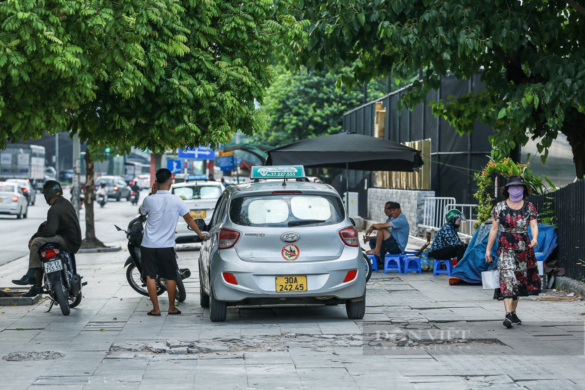 Hà Nội: “ Đá vĩnh cửu” tuổi thọ 50 -70 năm, nhưng chỉ “sống” được vài năm - Ảnh 1.