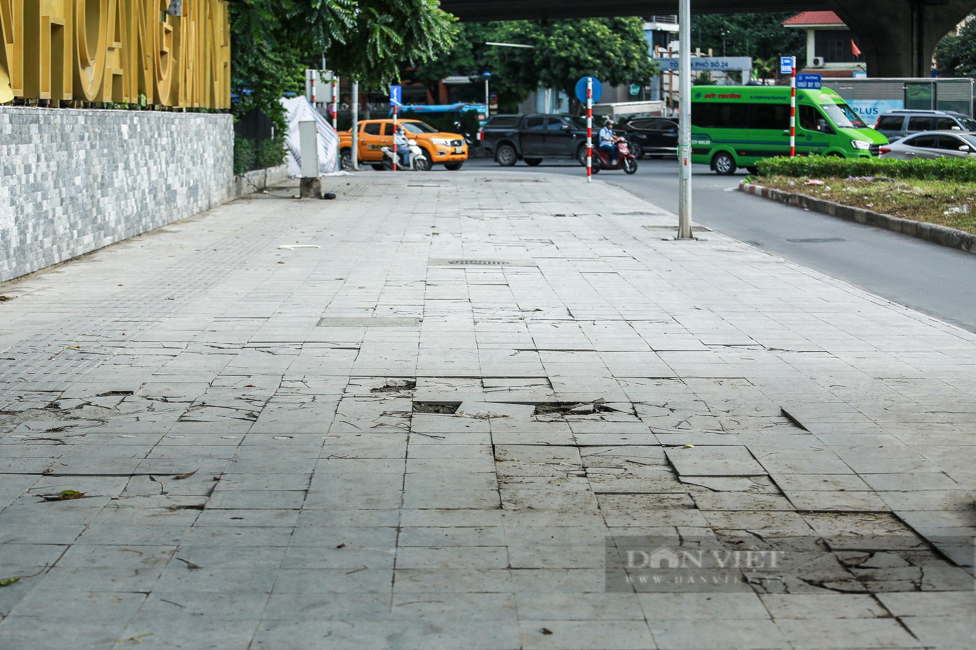Hà Nội: “ Đá vĩnh cửu” tuổi thọ 50 -70 năm, nhưng chỉ “sống” được vài năm - Ảnh 2.