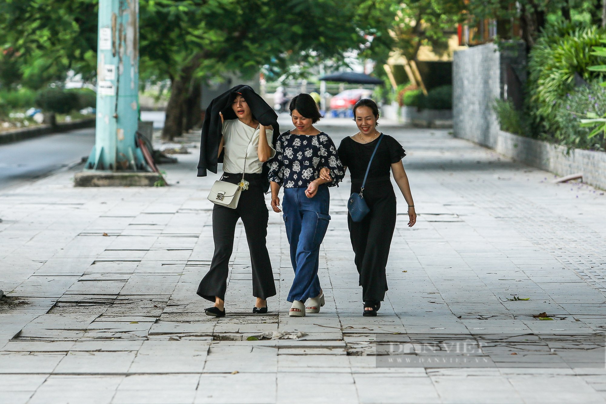 Hà Nội: “ Đá vĩnh cửu” tuổi thọ 50 -70 năm, nhưng chỉ “sống” được vài năm - Ảnh 3.