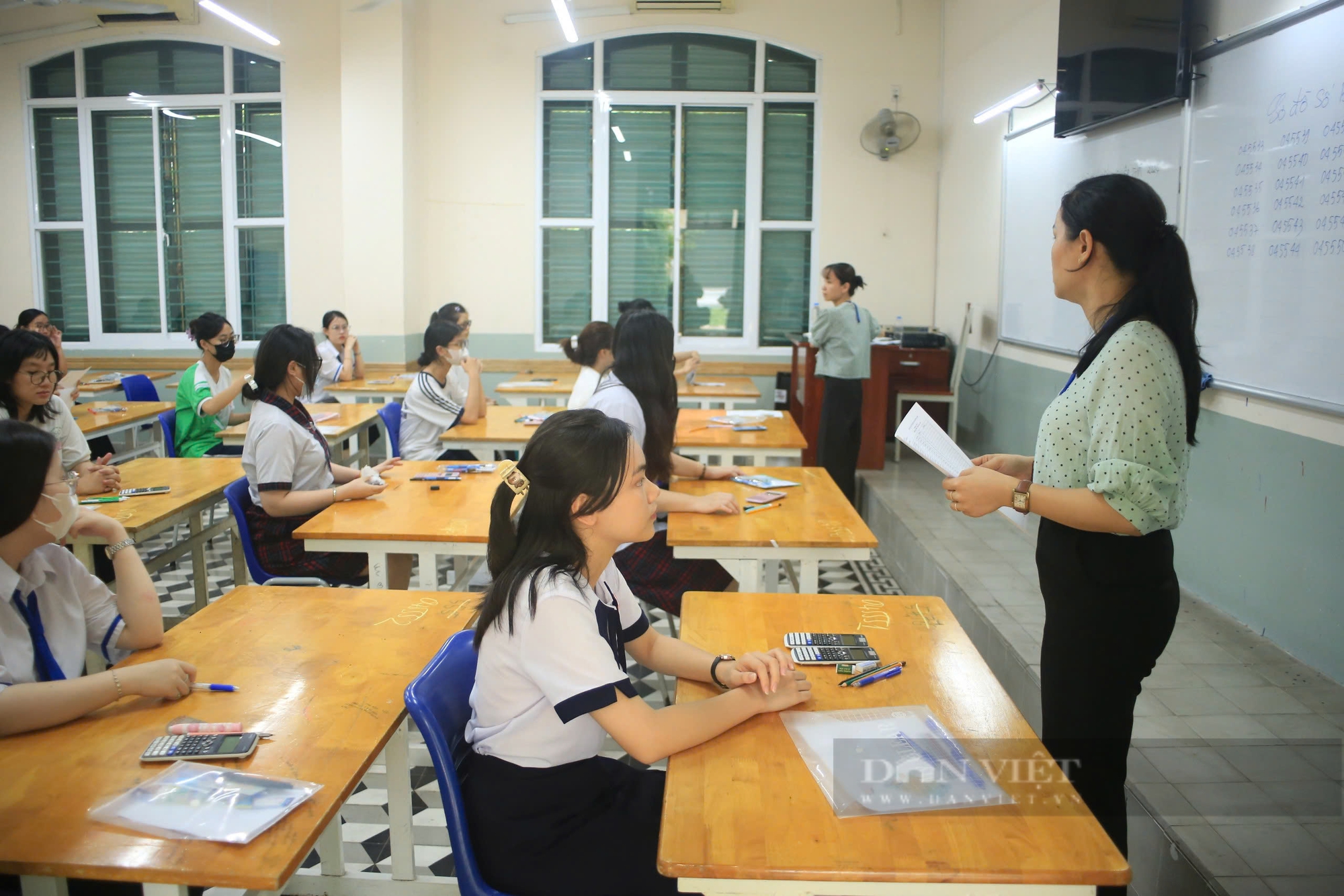 Không sử dụng dữ liệu trong sách giáo khoa để ra đề, giáo viên Ngữ Văn tại TP.HCM nói gì? - Ảnh 2.