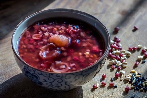 Ngày Thất tịch: Mách bạn cách nấu chè đậu đỏ để bổ huyết, đẹp da còn giúp bạn thoát kiếp cô đơn - Ảnh 2.