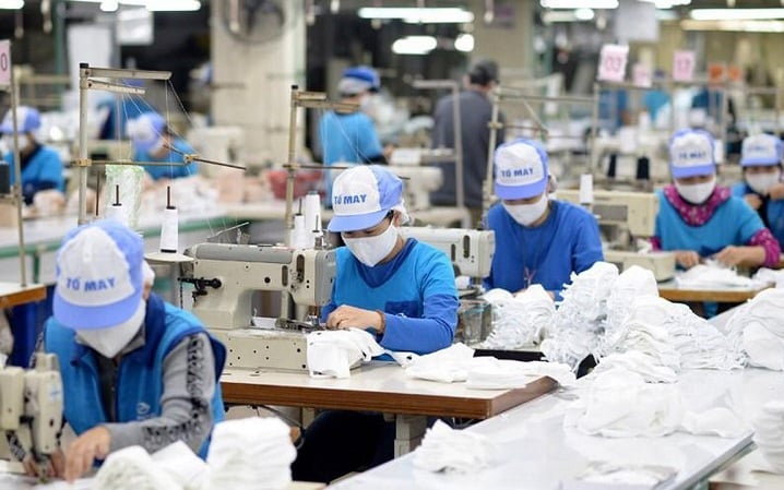 Khối ngoại giảm bán ròng, VN-Index về mức 1.208 điểm - Ảnh 2.