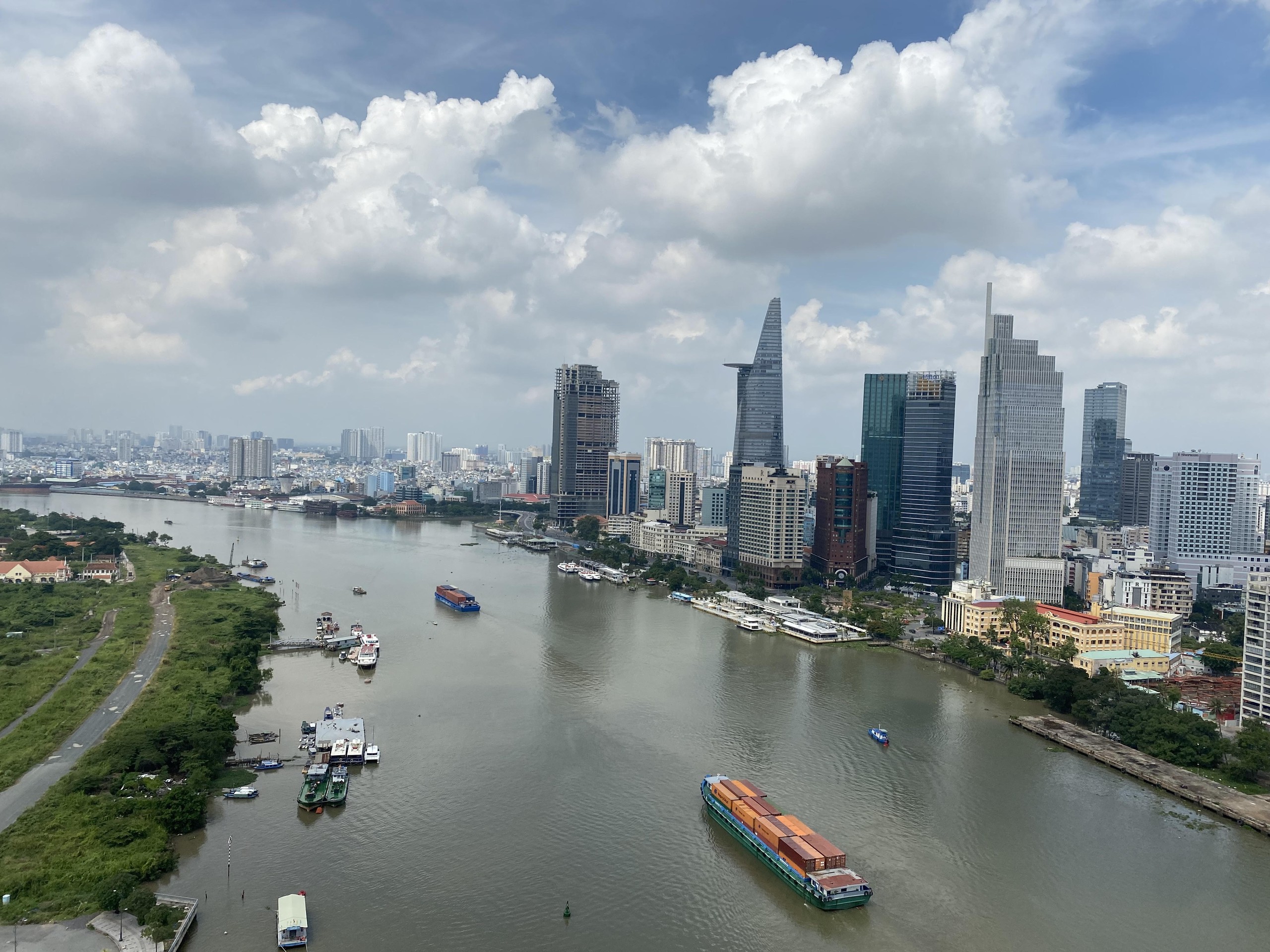 TP.HCM dự định đầu tư 1.800 tỷ làm 2km đường ven sông Sài Gòn nối quận Bình Thạnh với quận 1 - Ảnh 2.