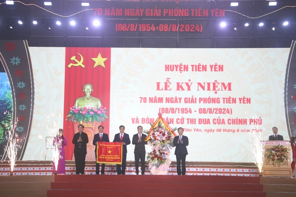 Quảng Ninh: Huyện nông thôn mới nâng cao kỷ niệm 70 năm giải phóng và nhận Cờ thi đua của Chính phủ- Ảnh 3.