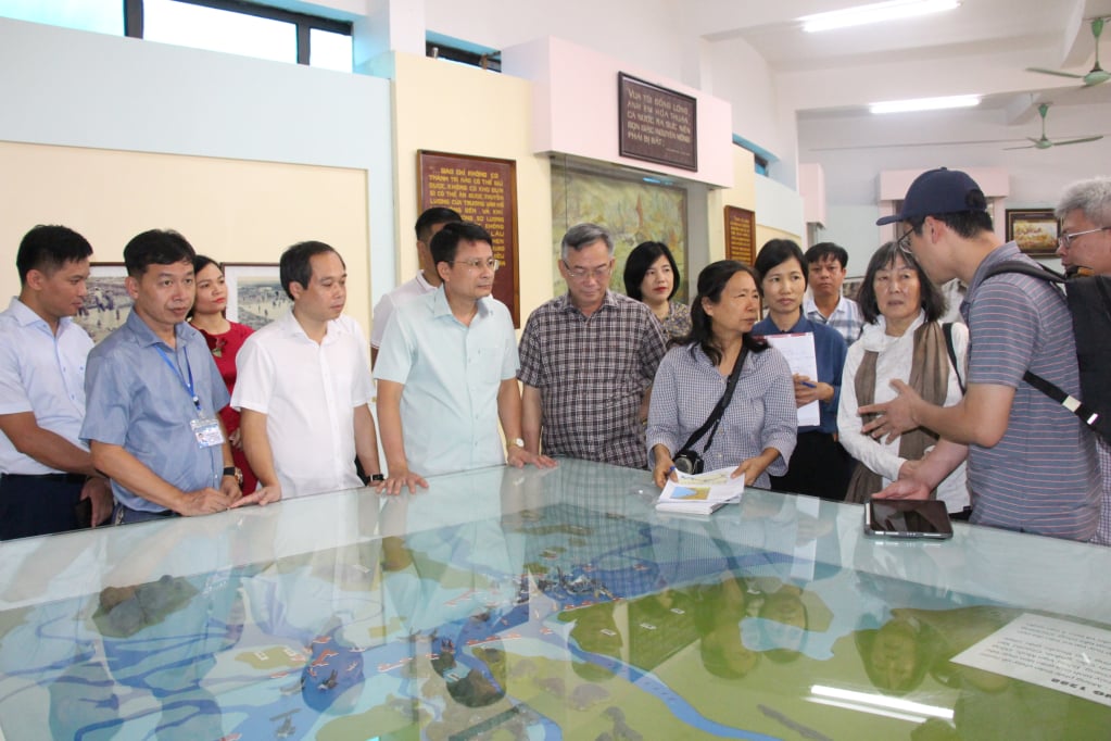 Chuyên gia UNESCO thẩm định thực địa Khu di tích và danh thắng Yên Tử - Ảnh 5.