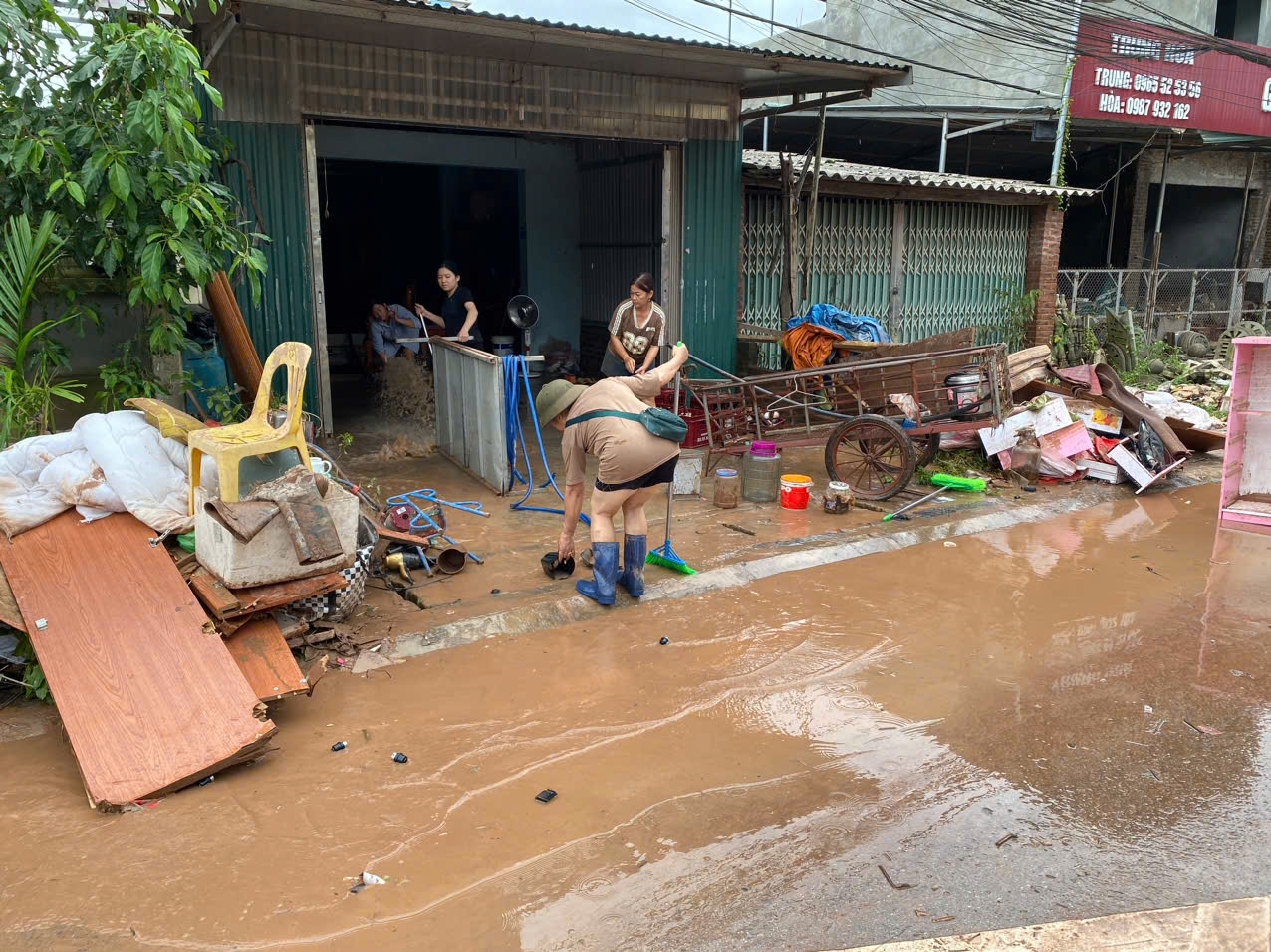 Lũ trên sông Thao tại Yên Bái vượt lịch sử năm 1968 hơn 1m, lũ sông Hồng tại Hà Nội sắp lên báo động 2 - Ảnh 1.