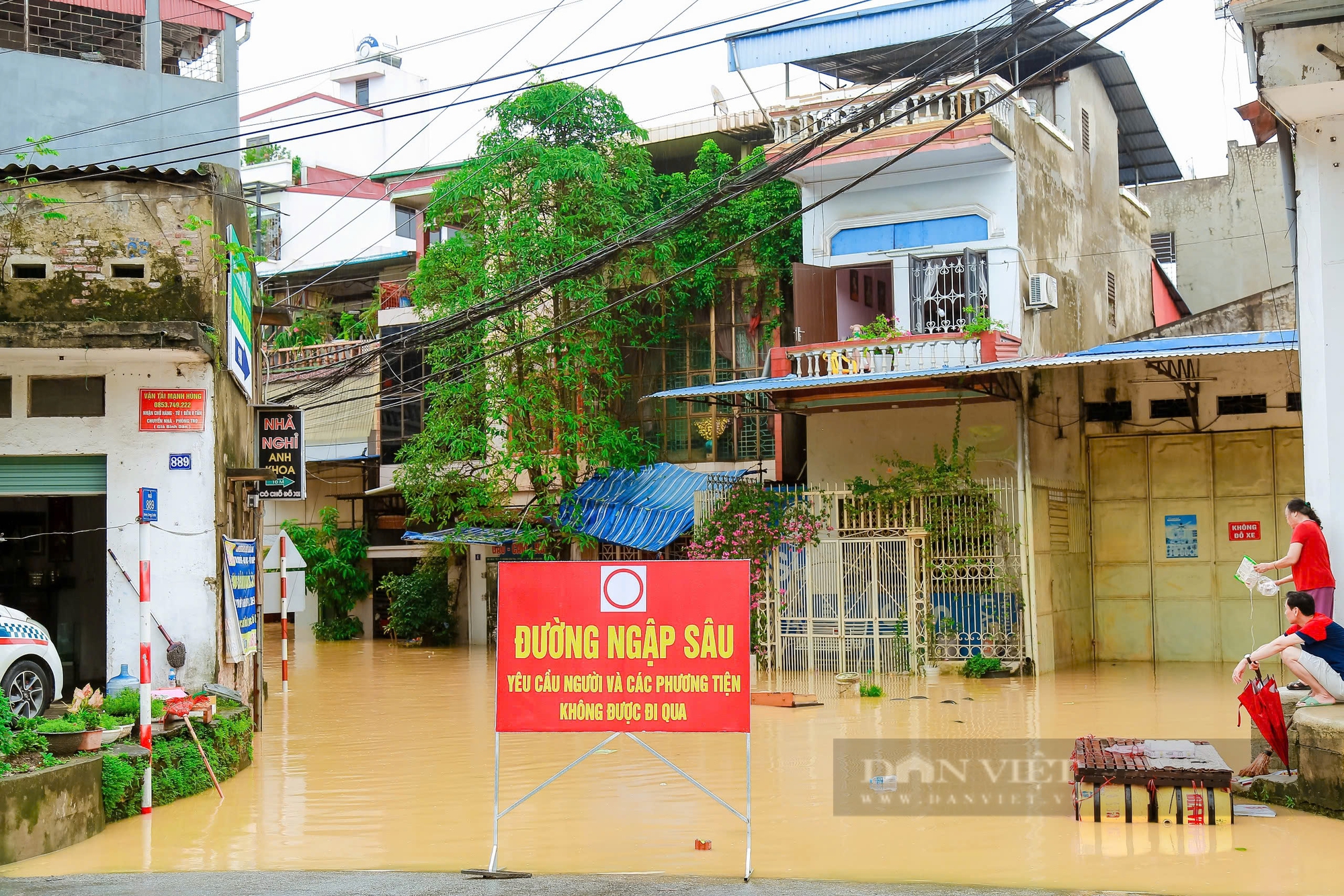 Lũ trên sông Thao tại Yên Bái vượt lịch sử năm 1968 hơn 1m, lũ sông Hồng tại Hà Nội sắp lên báo động 2 - Ảnh 4.