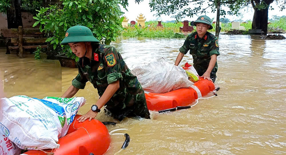 Lũ trên sông Thao tại Yên Bái vượt lịch sử năm 1968 hơn 1m, lũ sông Hồng tại Hà Nội sắp lên báo động 2 - Ảnh 1.