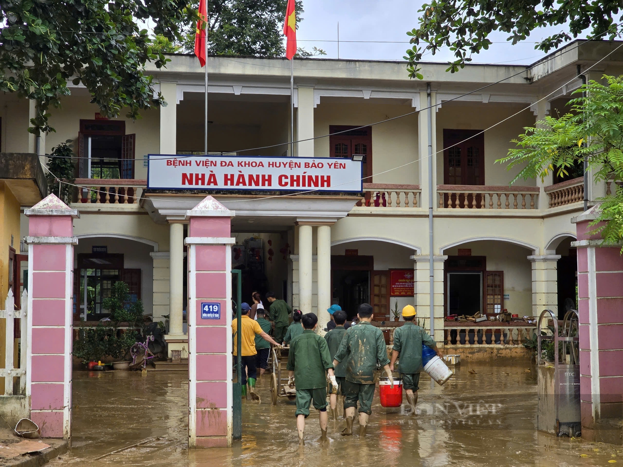 Cập nhật lũ quét Làng Nủ, diễn biến mới nhất từ hiện trường - Ảnh 1.