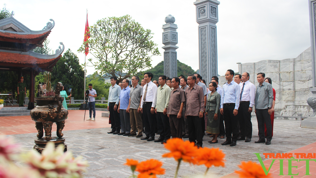 Đoàn Sở Giáo dục và Thể thao các tỉnh nước CHDCD Lào thăm một số trường học trên địa bàn tỉnh Sơn La - Ảnh 8.