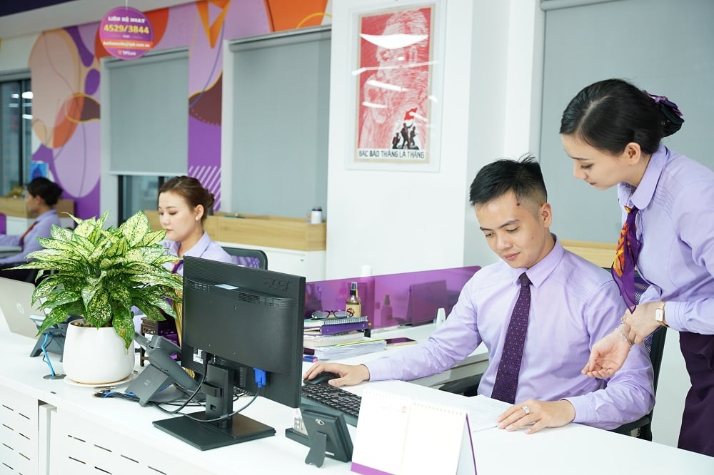 Một ngân hàng "tung" gói hỗ trợ 2.000 tỷ đồng cho khách hàng bị ảnh hưởng bởi bão, lũ- Ảnh 1. Một ngân hàng "tung" gói hỗ trợ 2.000 tỷ đồng cho khách hàng bị ảnh hưởng bởi bão, lũ- Ảnh 1.