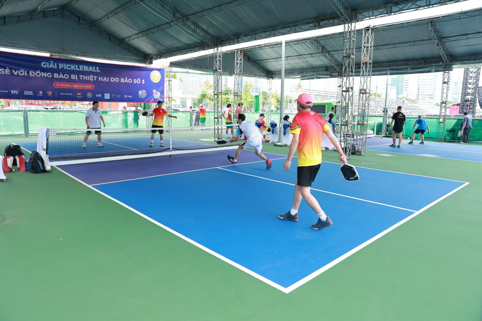 2,8 tỷ ủng hộ đồng bào bị thiệt hại do bão số 3 từ giải pickleball - Ảnh 4.