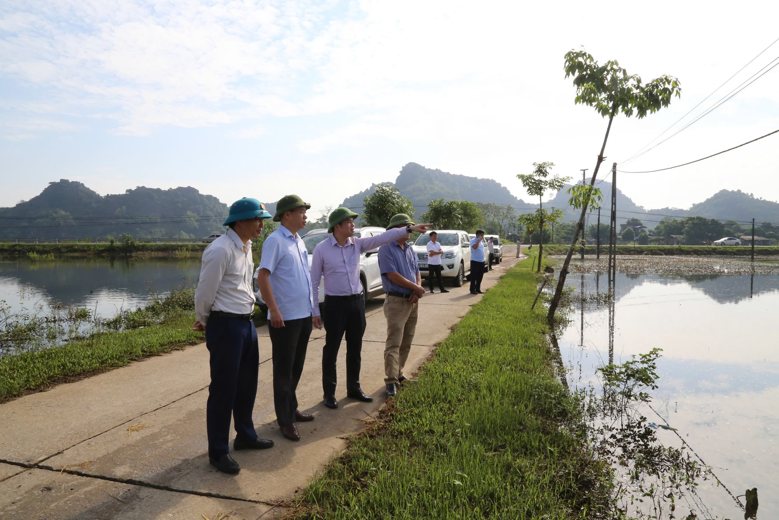 Hòa Bình: Kiểm tra công tác khắc phục hậu quả và khôi phục sản xuất sau bão số 3 - Ảnh 1.