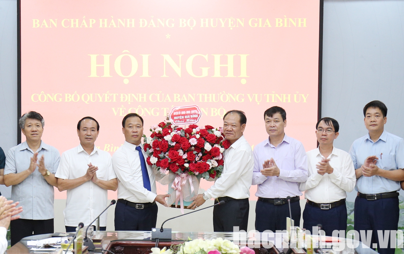 Bắc Ninh: Phó Chủ tịch UBND huyện Tiên Du được giới thiệu để bầu giữ chức Chủ tịch UBND huyện Gia Bình - Ảnh 2.