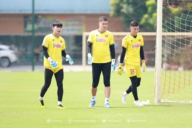 Vì sao Đặng Văn Lâm sẽ ngồi dự bị trận ĐT Việt Nam gặp ĐT Thái Lan? - Ảnh 1.