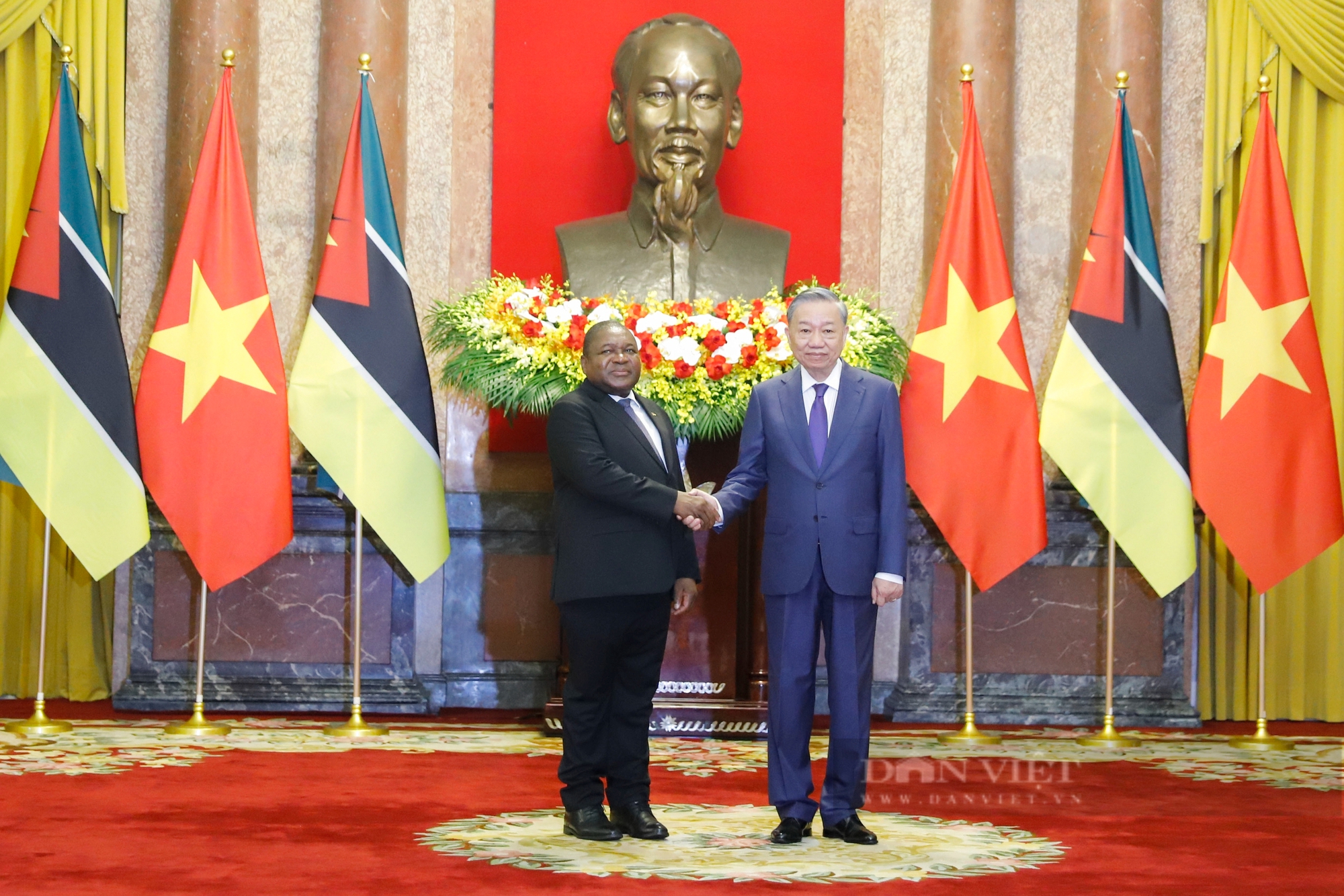 Tổng Bí thư, Chủ tịch nước Tô Lâm chủ trì Lễ đón chính thức Tổng thống Mozambique- Ảnh 5.