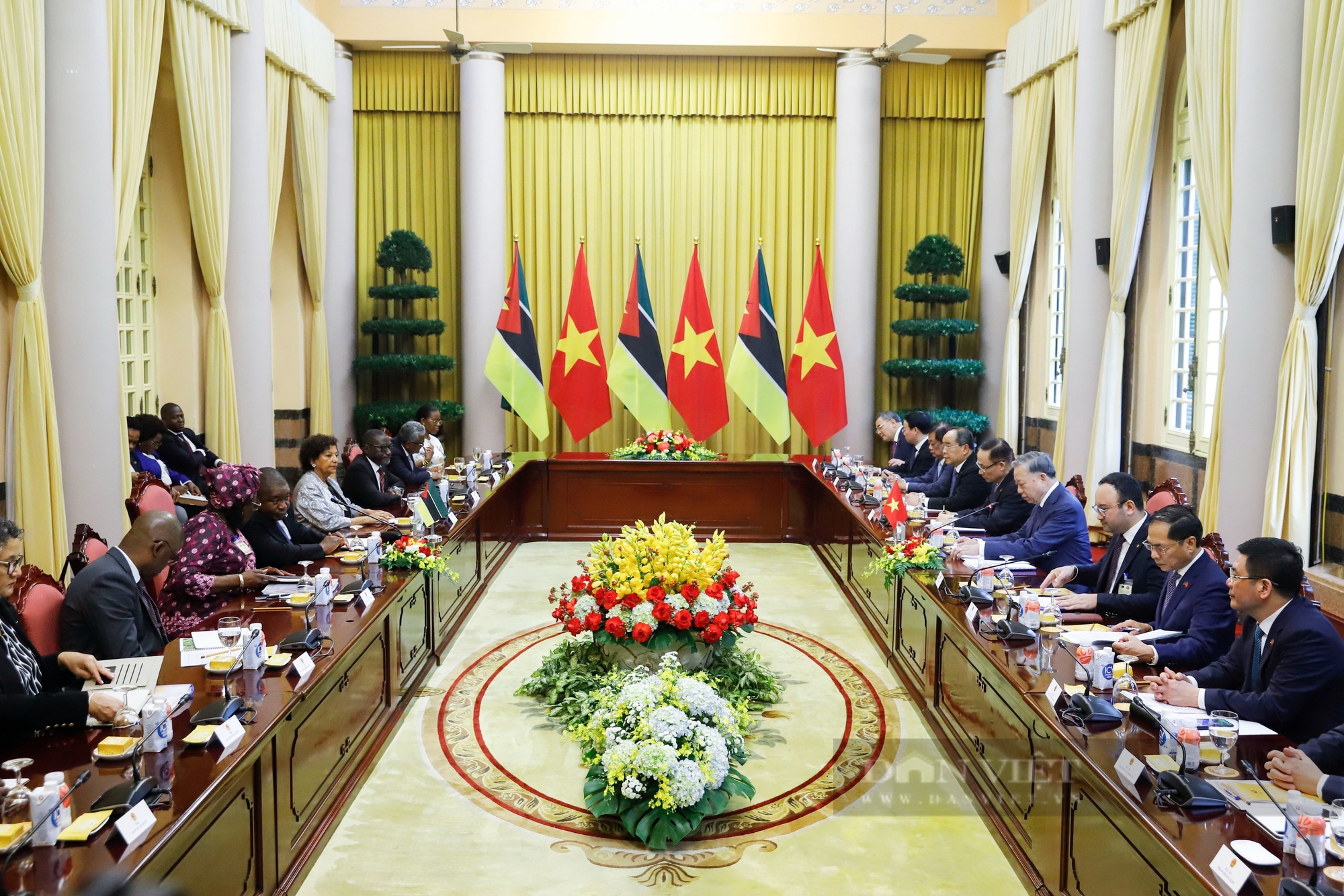 Tổng Bí thư, Chủ tịch nước Tô Lâm chủ trì Lễ đón chính thức Tổng thống Mozambique- Ảnh 6.