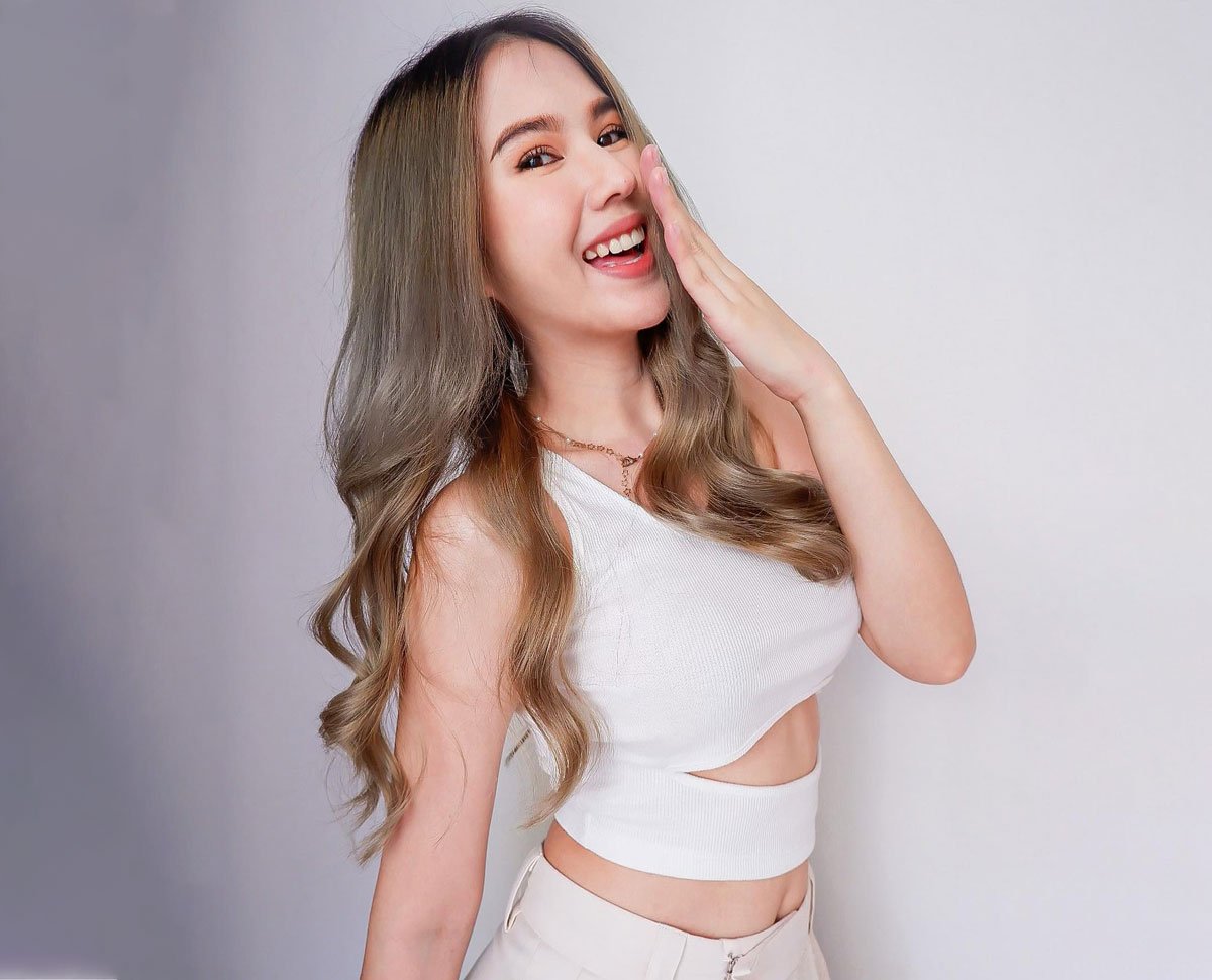 Mê mẩn trước nhan sắc nàng WAG xinh đẹp bậc nhất ĐT Thái Lan - Ảnh 8.