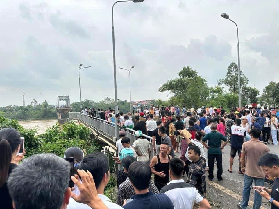 Sập cầu Phong Châu ở Phú Thọ- Ảnh 4.