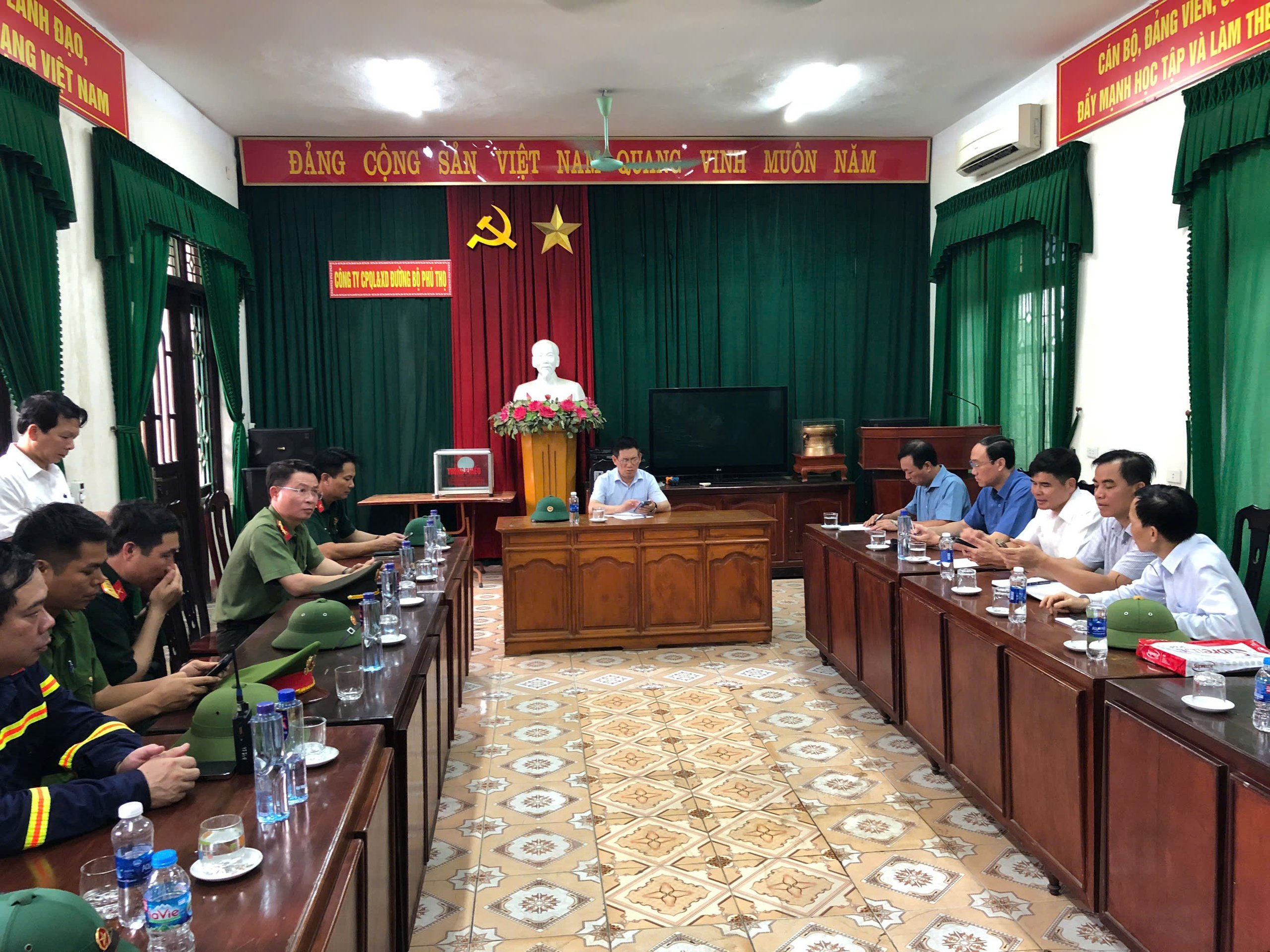 Sập cầu Phong Châu (Phú Thọ), xác định sơ bộ có 8 người mất tích - Ảnh 7.
