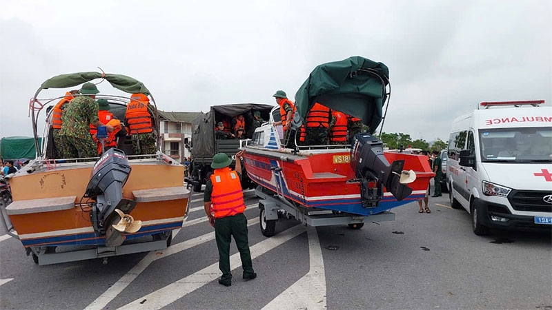 Sập cầu Phong Châu (Phú Thọ), xác định sơ bộ có 8 người mất tích - Ảnh 4.