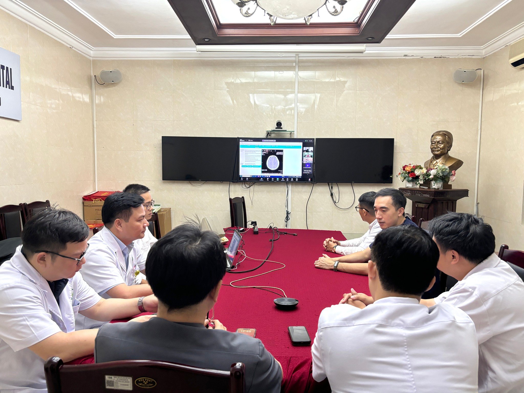 Vụ sập cầu Phong Châu: Tình hình sức khỏe các nạn nhân được cứu- Ảnh 1.