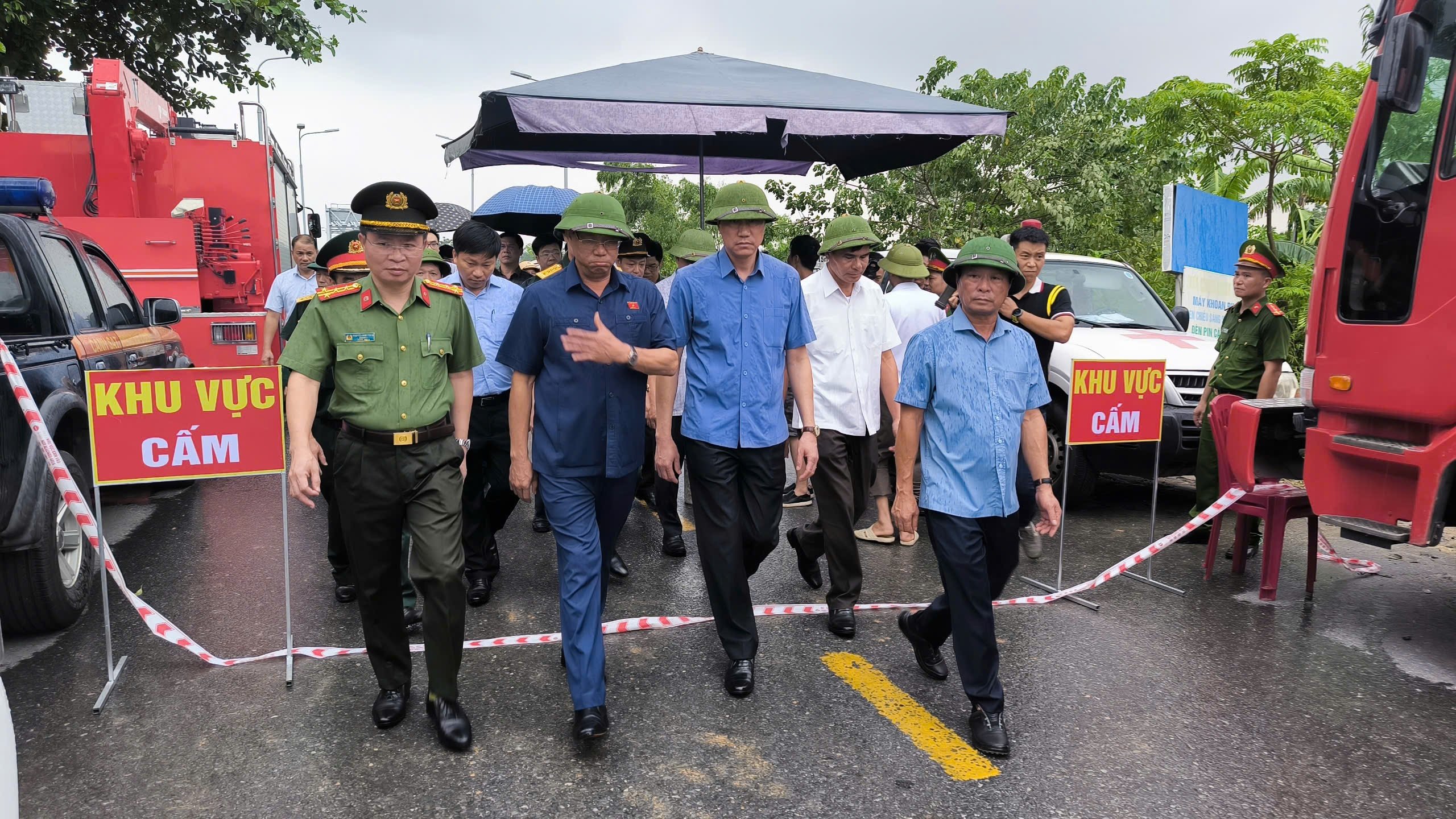 Sập cầu Phong Châu (Phú Thọ), xác định sơ bộ có 8 người mất tích - Ảnh 5.