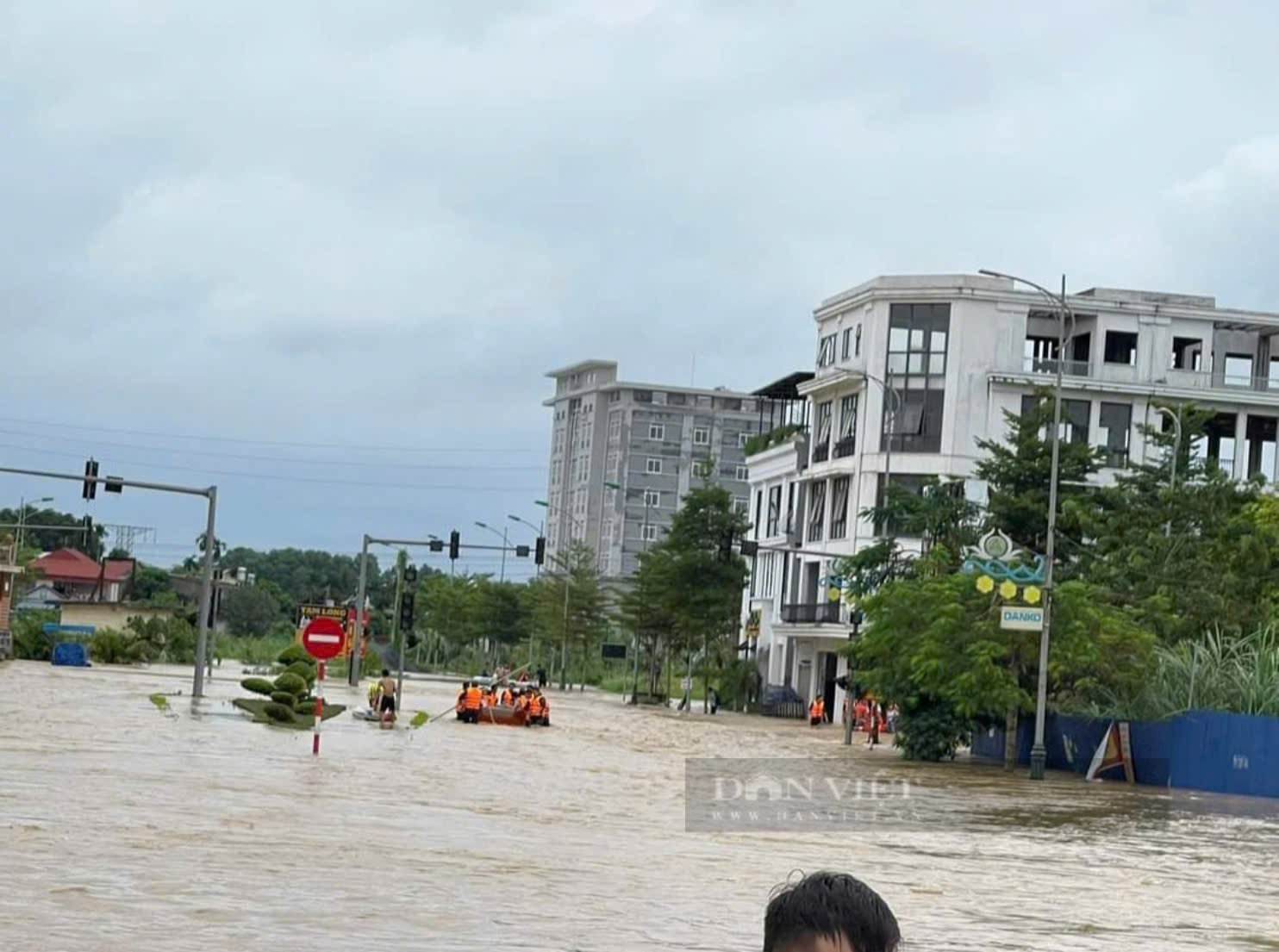 TRỰC TIẾP: Lũ lụt kinh hoàng tại các tỉnh miền núi phía Bắc, dự báo lượng mưa cực lớn - Ảnh 6.