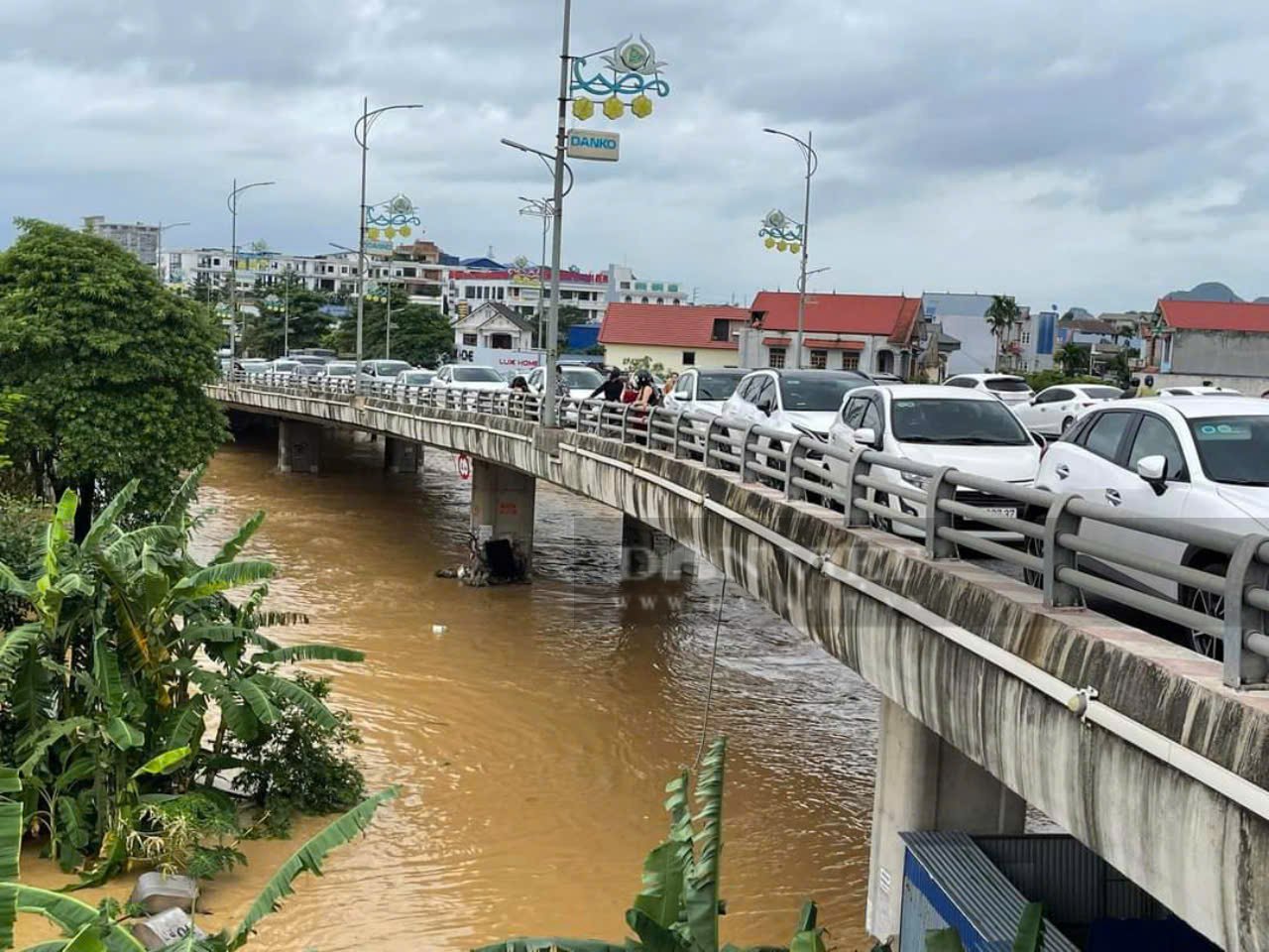 TRỰC TIẾP: Lũ lụt kinh hoàng tại các tỉnh miền núi phía Bắc, dự báo lượng mưa cực lớn - Ảnh 4.