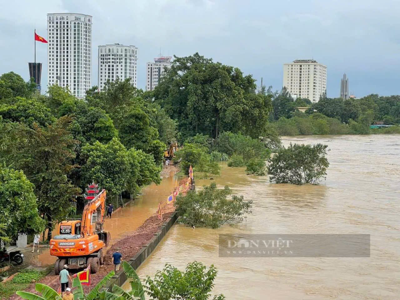 TRỰC TIẾP: Lũ lụt kinh hoàng tại các tỉnh miền núi phía Bắc, dự báo lượng mưa cực lớn - Ảnh 2.
