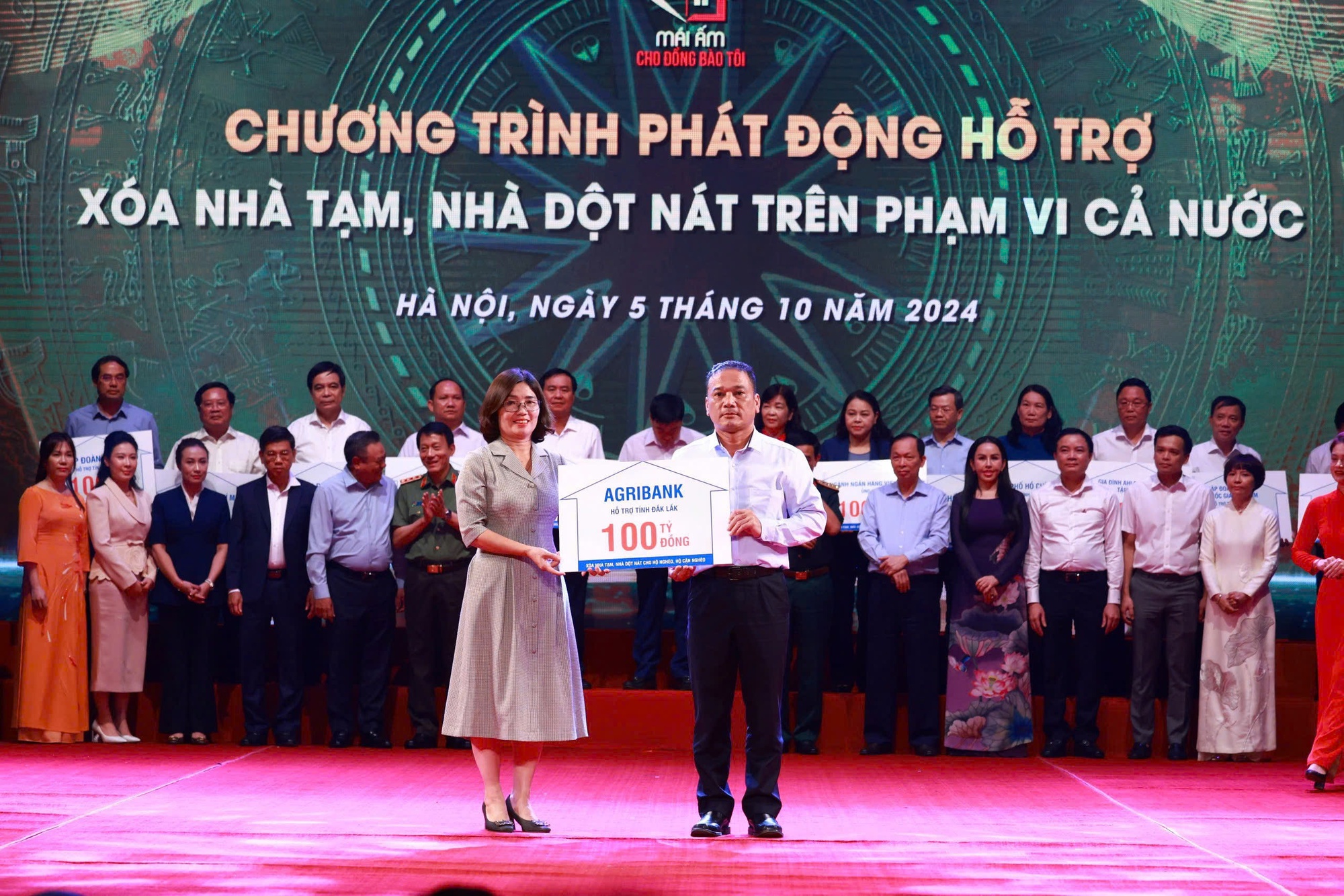 Agribank - Đồng hành phát triển cùng cộng đồng - Ảnh 1.