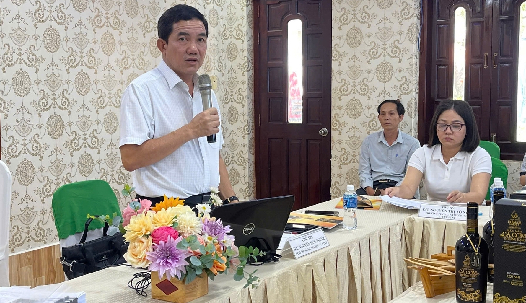 Nước mắm cá cơm, trái thanh long sản phẩm chất lượng đạt OCOP 4 sao ở Bình Thuận - Ảnh 2.