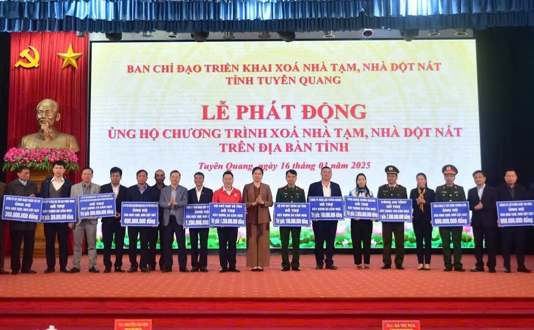 Báo Nông thôn Ngày nay/Dân Việt hỗ trợ sửa chữa nhà cho hoàn cảnh khó khăn tại Tuyên Quang - Ảnh 3.