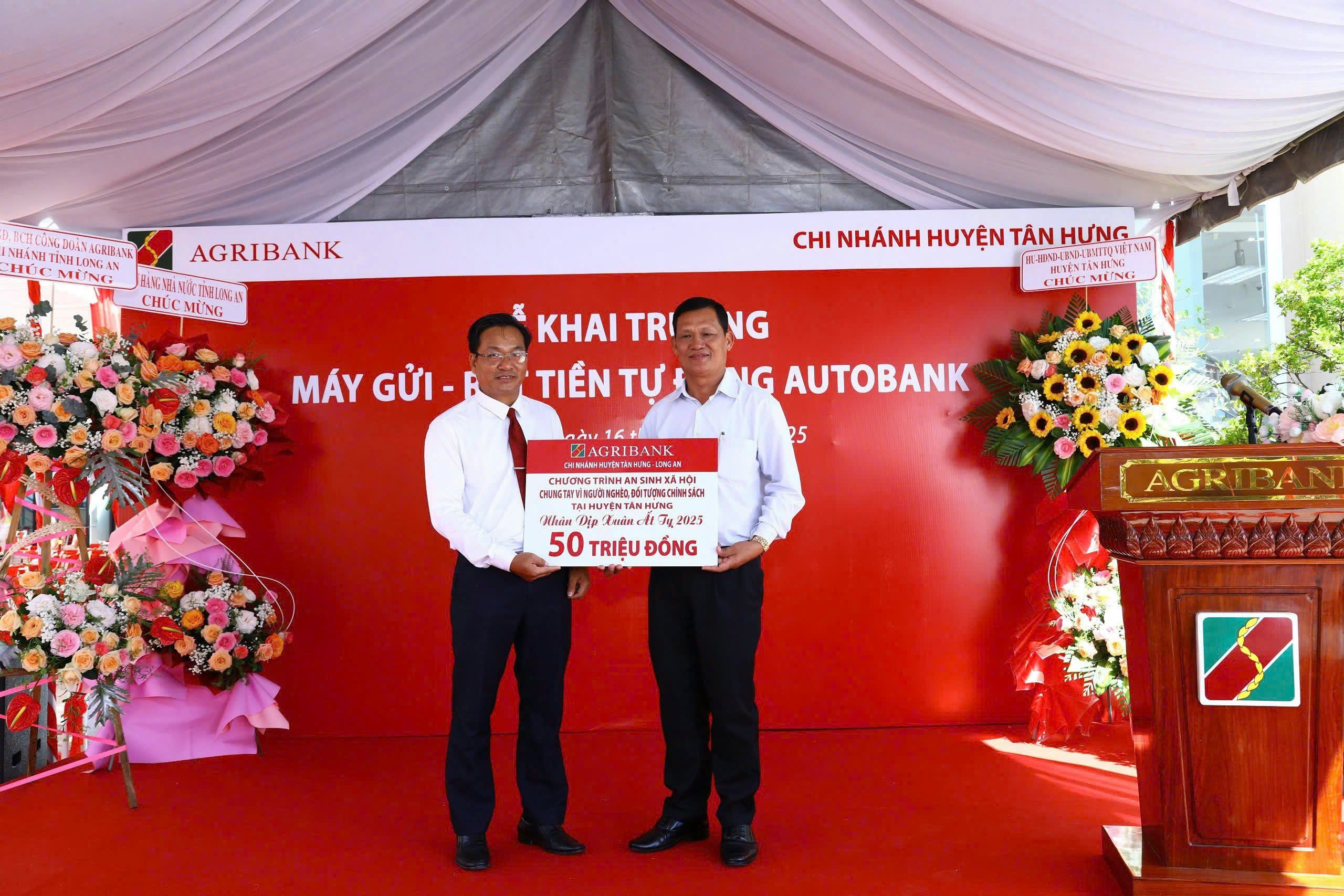 Agribank Chi nhánh tỉnh Long An khai trương 2 điểm giao dịch ngân hàng tự động Autobank- Ảnh 4.